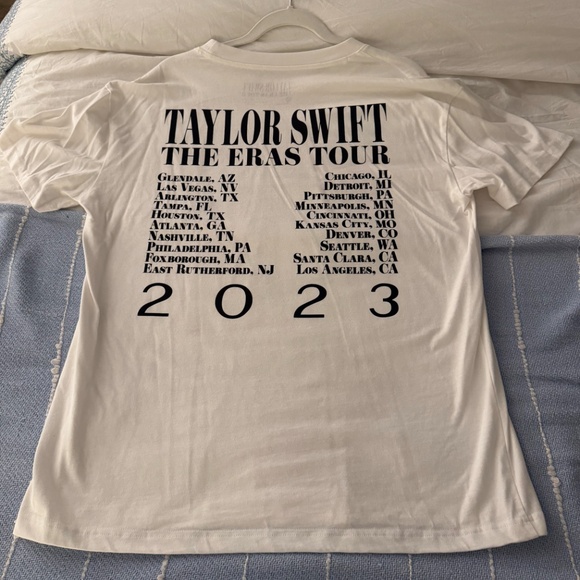 Taylor Swift The Era’s Tour White T Shirt Size M - Picture 2 of 2